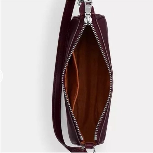 Coach Boxed Nolita 19 And Nolita Bag
Charm Set Holidays - Picture 6 of 10